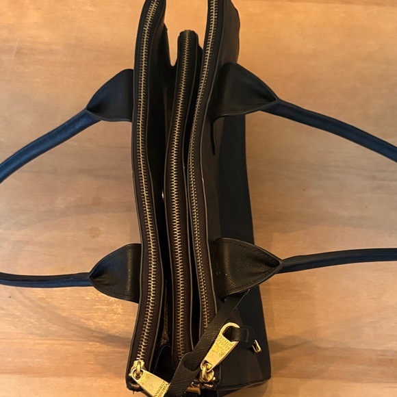 badgley mischka vegan leather handbag black classic black tote. - Picture 3 of 8